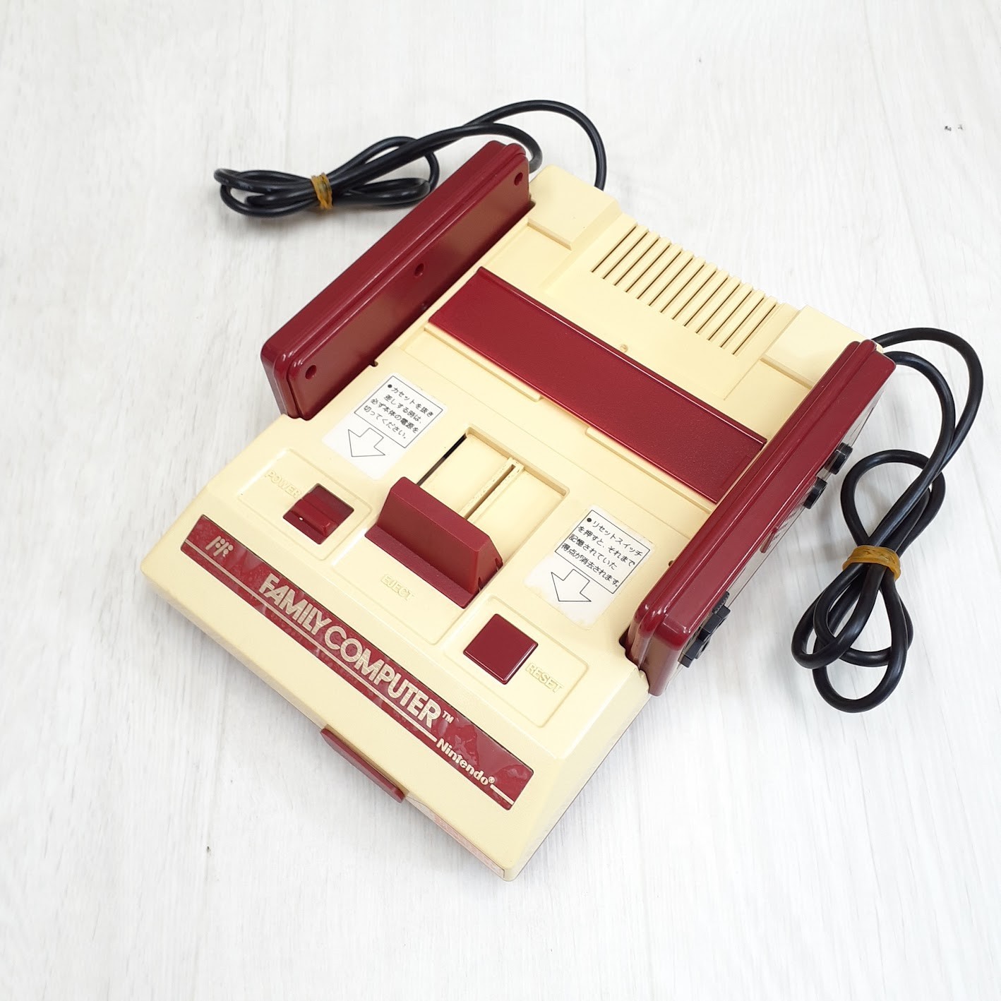 Nintendo Japanese original Famicom & Super Famicom Console with 6 Mario games