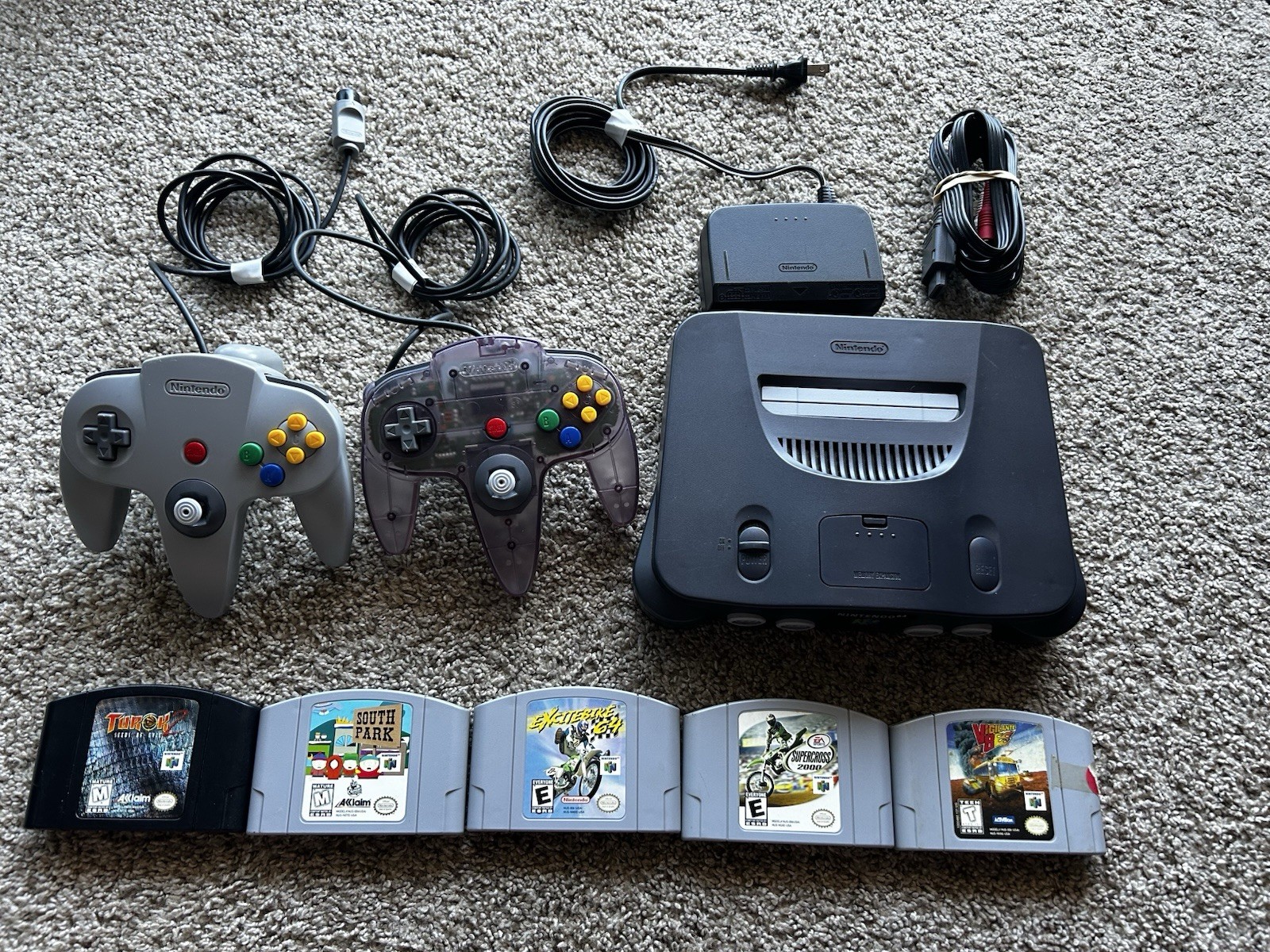 Nintendo 64 Home Console + 2 Controllers AV Power + games