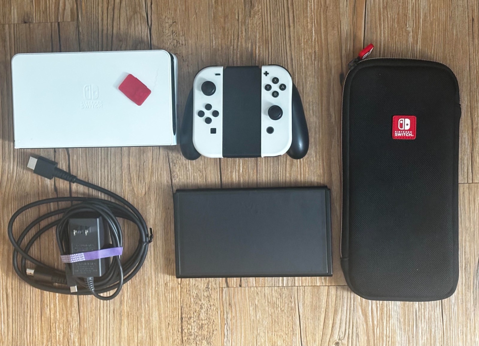 Nintendo Switch OLED Model – 64GB/White perfect condition w/ accessories