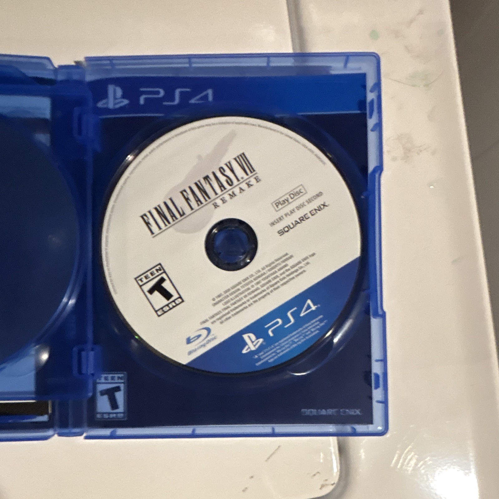 Square Enix Final Fantasy VII Remake + Manual PS4 Role Playing T-Teen