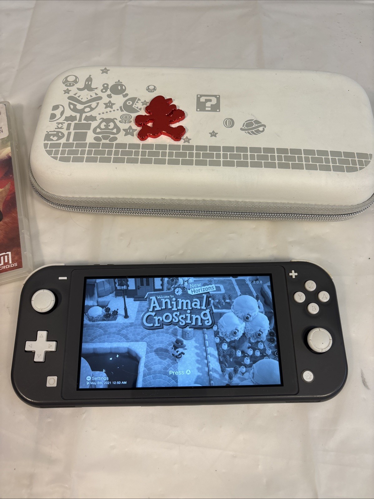 Nintendo Switch Lite HDH-001 With Case 3 Games 256 Gb SD Card