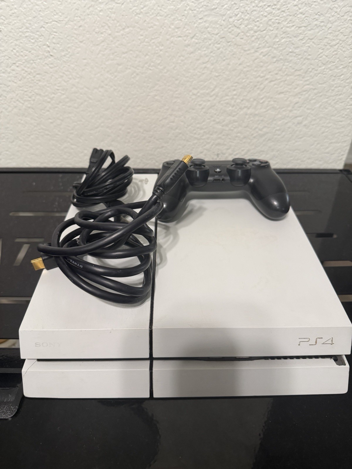 Sony PlayStation 4 PS4 White 500GB Console CUH-1115A w/ Controller