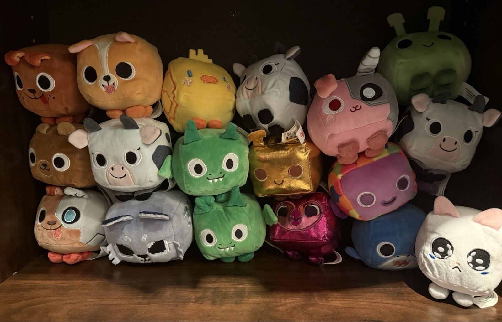 LOT OF (18) PET SIMULATOR X PLUSH NO CODES RARE