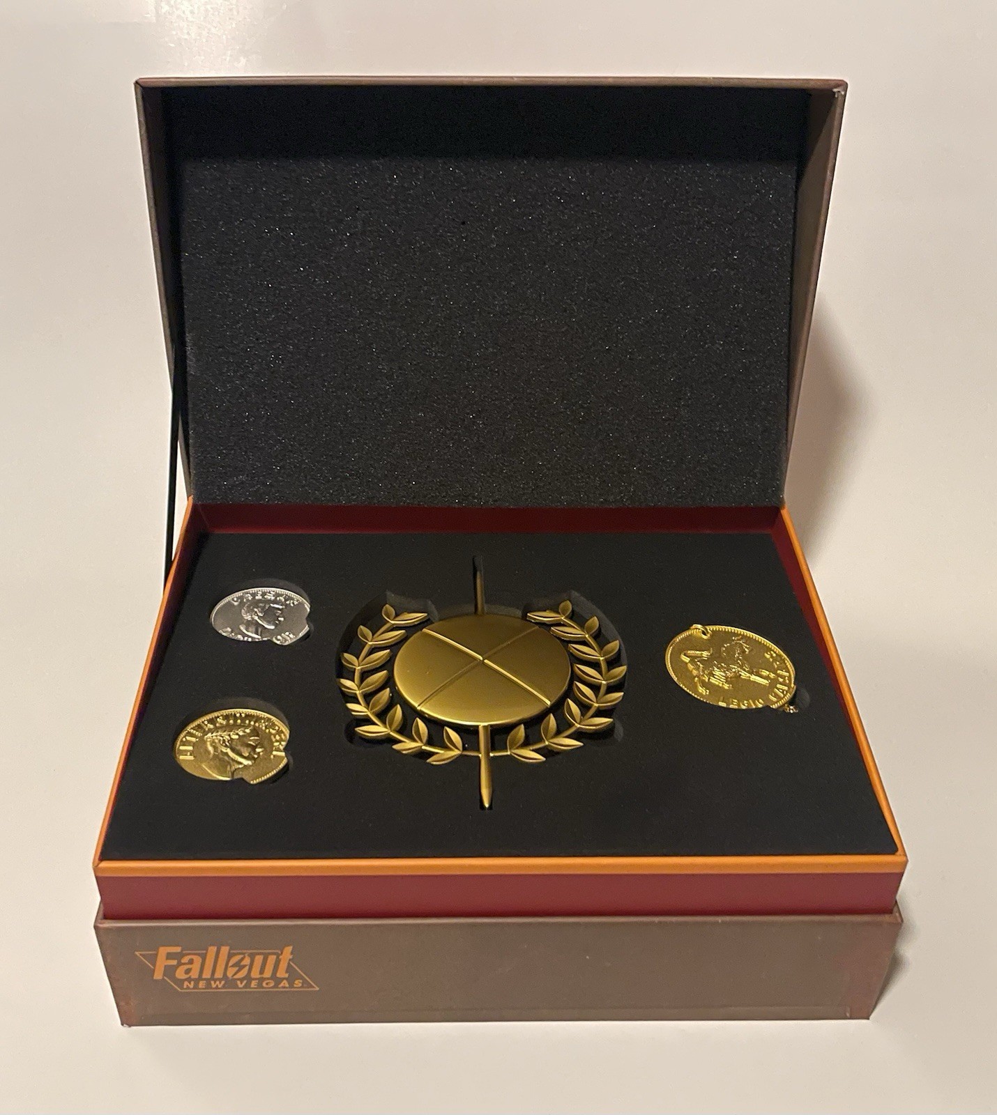 Fallout New Vegas Caeser’s Favour Set Fanattik Limited Edition 2021 Bethesda