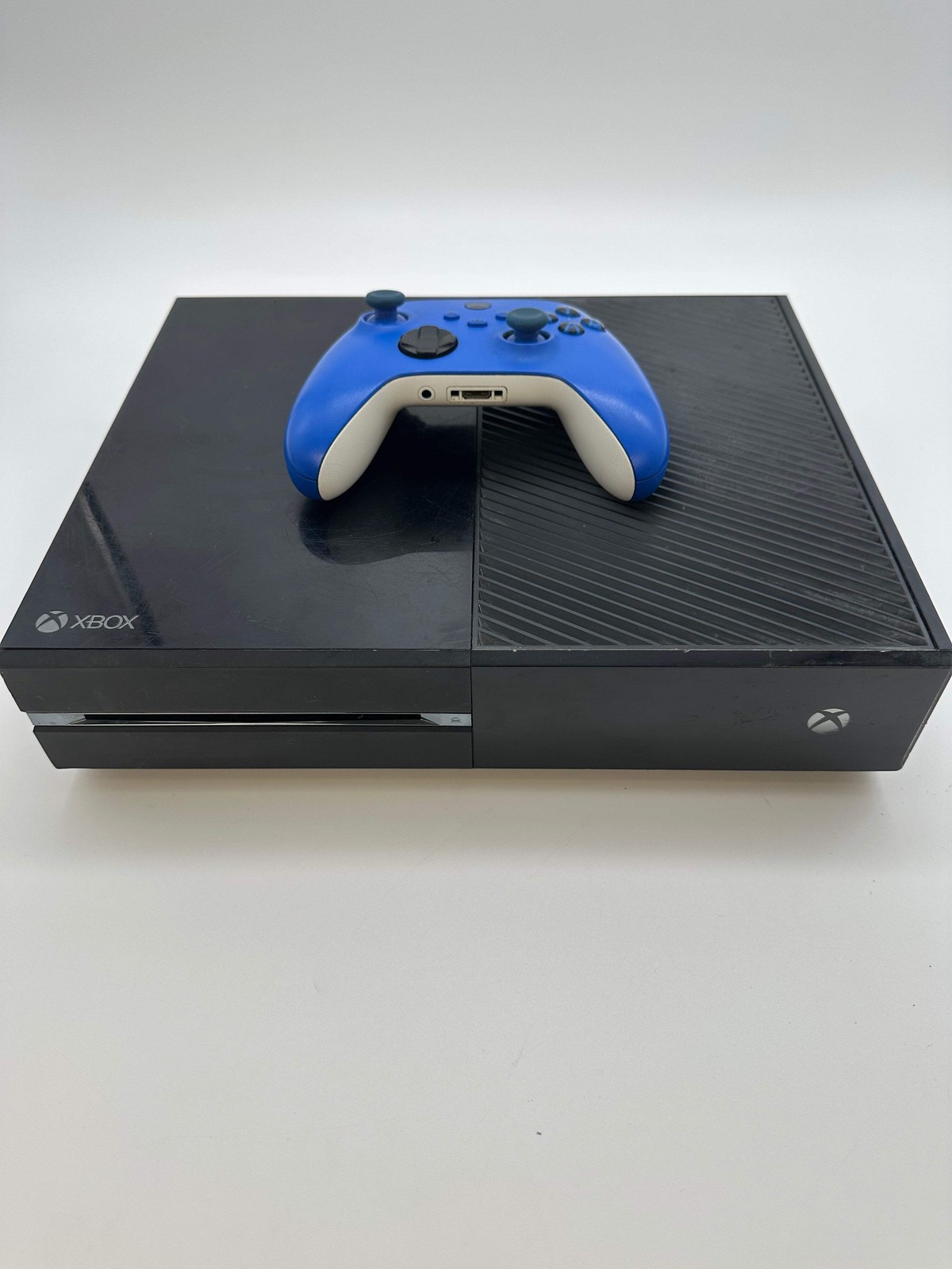 Microsoft Xbox One 1540 2013 Black 128GB 1 Controller