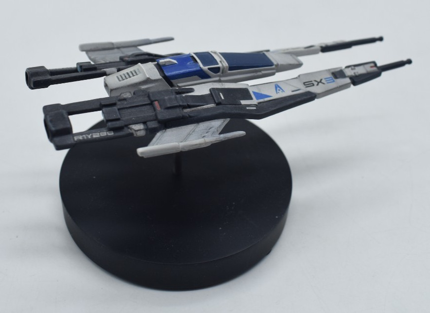 Dark Horse Deluxe Mass Effect Sx3 Alliance Fighter Replica FAST SHIP YES