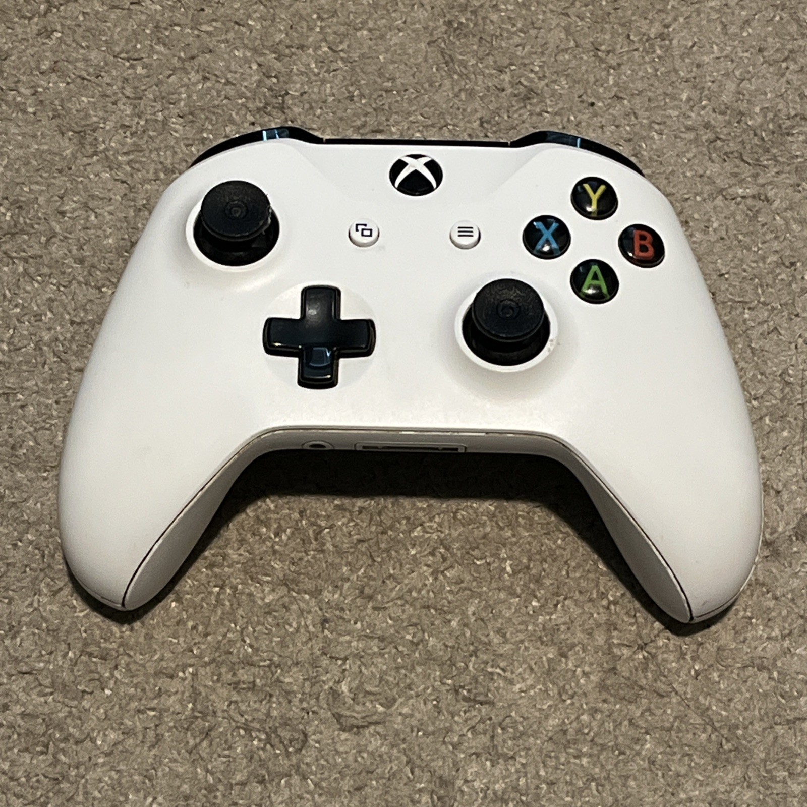 Microsoft Xbox One S 1TB Console w/ Controller HDMI Power Cable