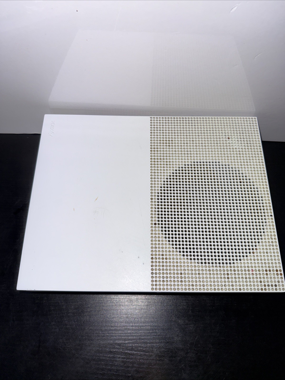 ●cosmetically flawed●Microsoft Xbox One S 1TB Console – White