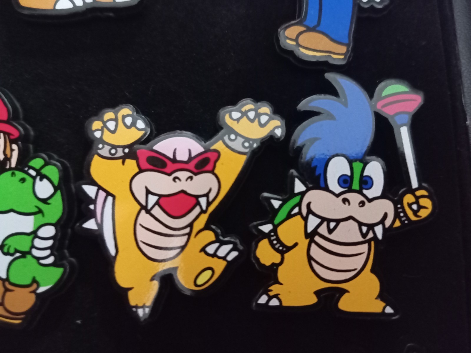 Super Mario Bros. Vintage Pin Badges Dufort & Sons 1993 Nintendo INDIVIDUAL SALE