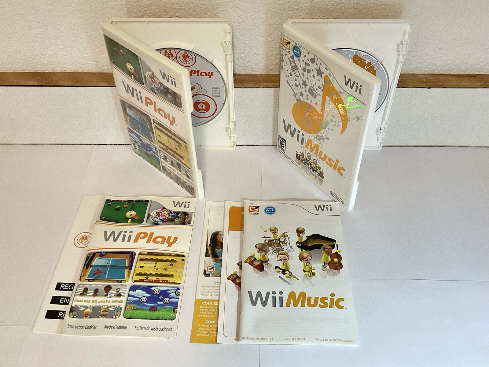 Nintendo Wii Play (2007) & Wii Music (2008) — CIB TESTED WORKING [LOT OF 2]